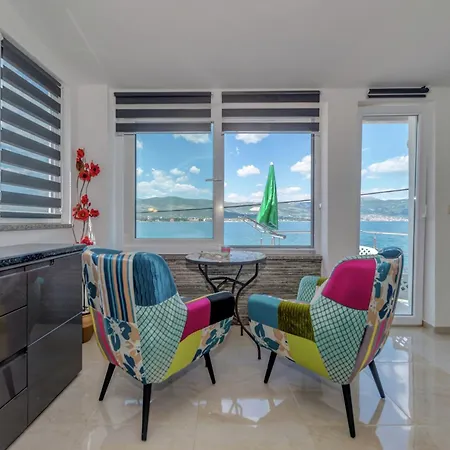 Apartment In Trogir Near The Beach, Cleaning Included