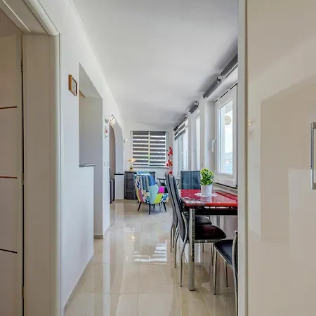 Apartment In Trogir Near The Beach, Cleaning Included Trogir