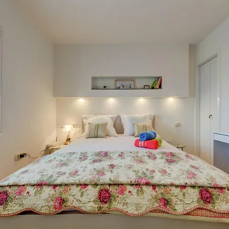 Apartment In Trogir Near The Beach, Cleaning Included Apartment Trogir