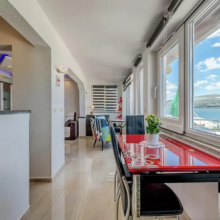 Apartment Apartment In Trogir Near The Beach, Cleaning Included Trogir