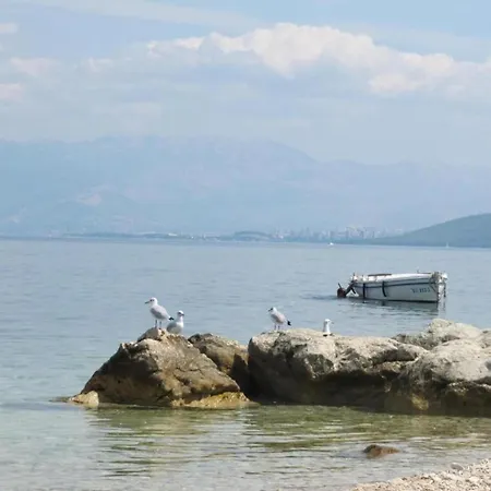 Apartment Apartment In Trogir Near The Beach, Cleaning Included