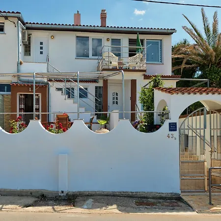 Apartment Apartment In Trogir Near The Beach, Cleaning Included Trogir