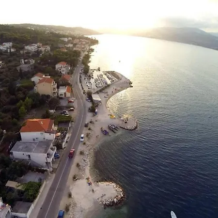 Apartment Apartment In Trogir Near The Beach, Cleaning Included