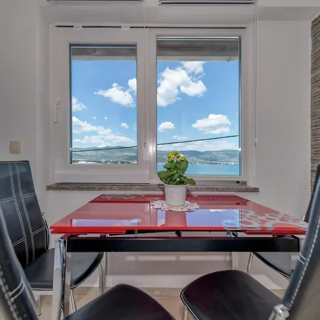 Apartment Apartment In Trogir Near The Beach, Cleaning Included Trogir