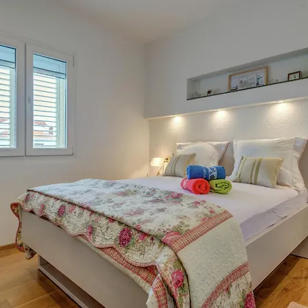 Apartment In Trogir Near The Beach, Cleaning Included * Trogir