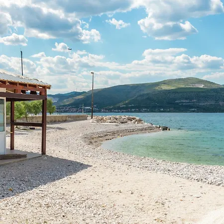 Apartment Apartment In Trogir Near The Beach, Cleaning Included Trogir