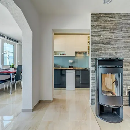 Apartment In Trogir Near The Beach, Cleaning Included Trogir
