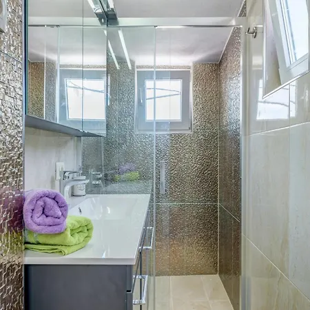 Ocean Views & Tranquil Living, Cleaning Included * Trogir
